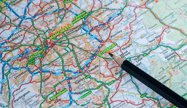 investor planning portfolio using calculators and guides